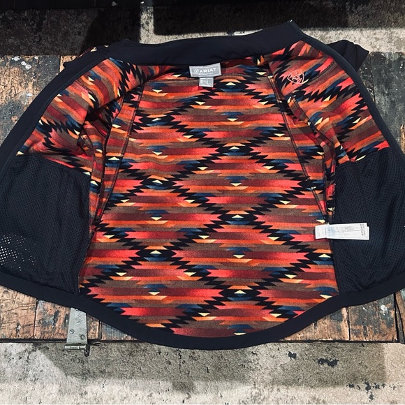 Ariat TEK Team Softshell Jacket Women’s M Black Aztec Print NWOT - Picture 3 of 5